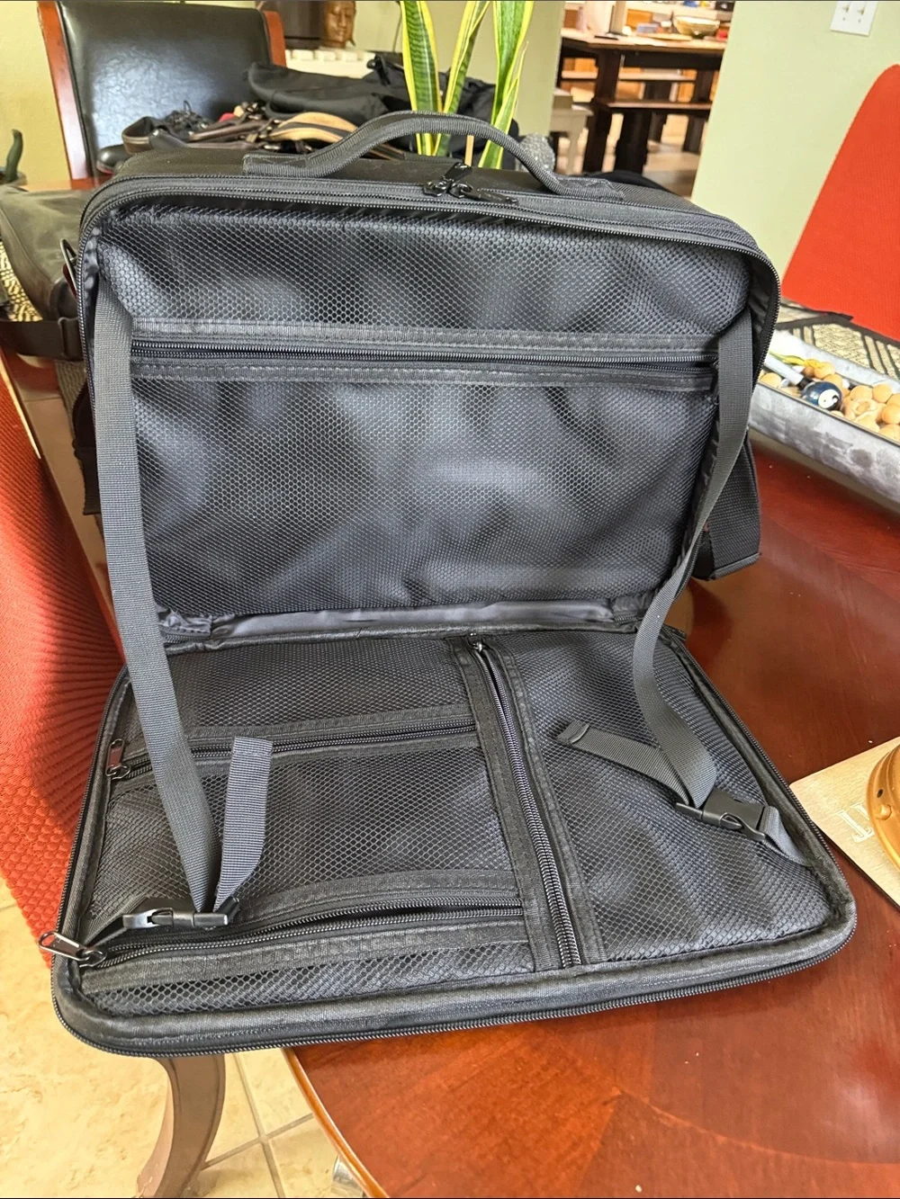 Relavel professional makeup train case- excellent condition